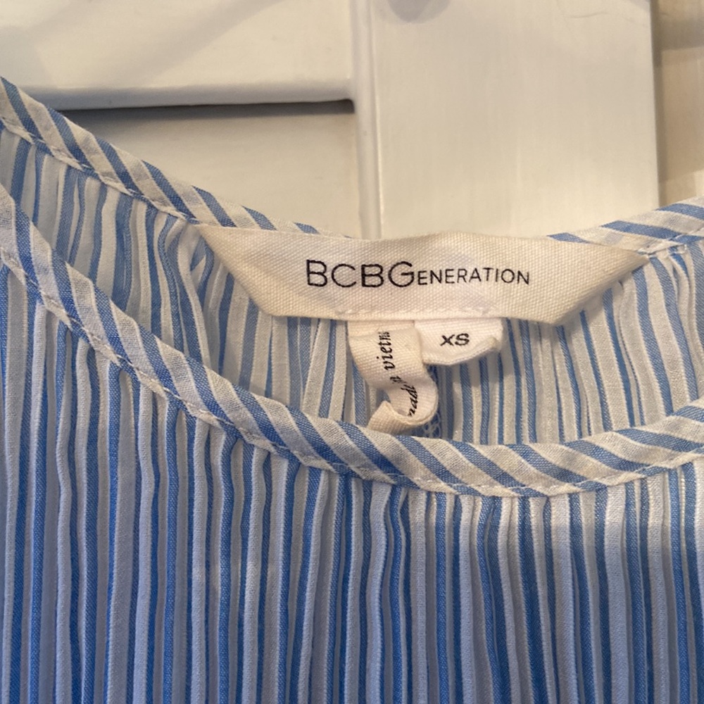 BCBGENERATION Top - Picture 3 of 4